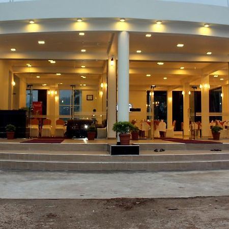 Delhousie Hotel Nallathanniya Екстериор снимка