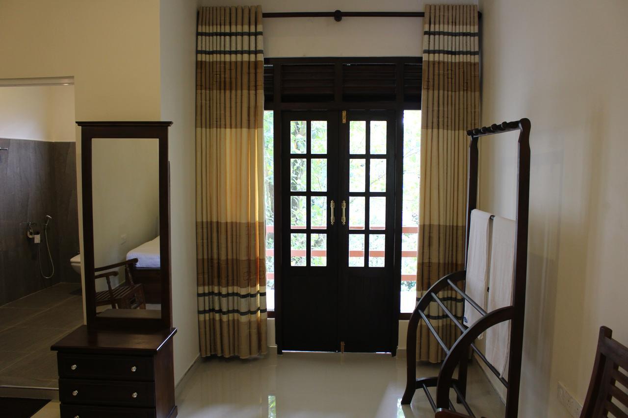 Delhousie Hotel Nallathanniya Екстериор снимка